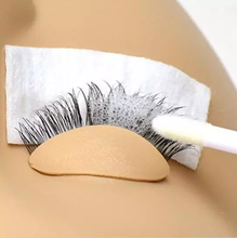 Load image into Gallery viewer, Advance Training Mannequin Head With Removable Eyelids - Pro Eyelash Extensions